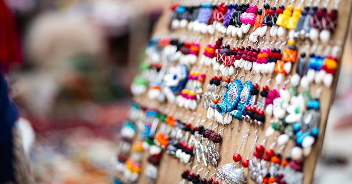 découvrez notre collection élégante de bijoux, alliant savoir-faire artisanal et design contemporain pour sublimer votre style.