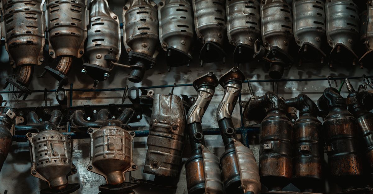 découvrez un diagramme détaillé du système d'échappement, illustrant toutes les pièces essentielles et leur fonctionnement pour optimiser la performance de votre véhicule.