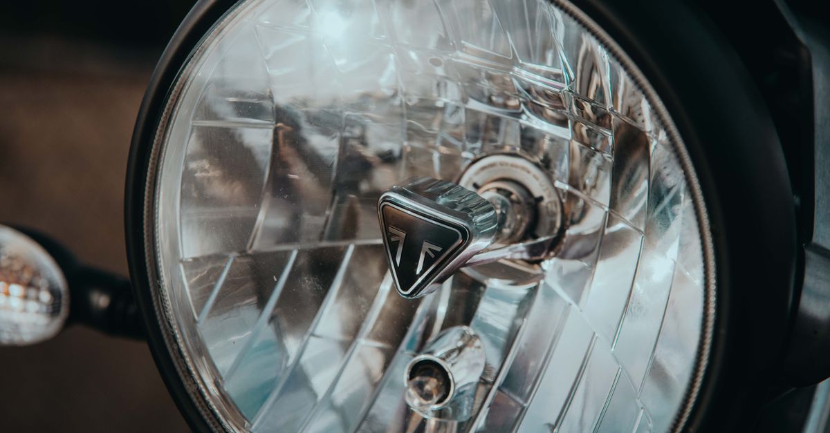 découvrez notre réflecteur de moto de haute qualité pour une meilleure visibilité et sécurité sur la route. facile à installer et durable, idéal pour tous les types de motos.