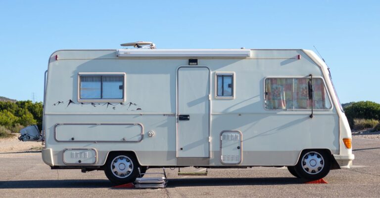 découvrez les procédures essentielles pour l'achat d'un camping-car, de la recherche à la finalisation de la vente, afin d'assurer une transaction simple et sécurisée.