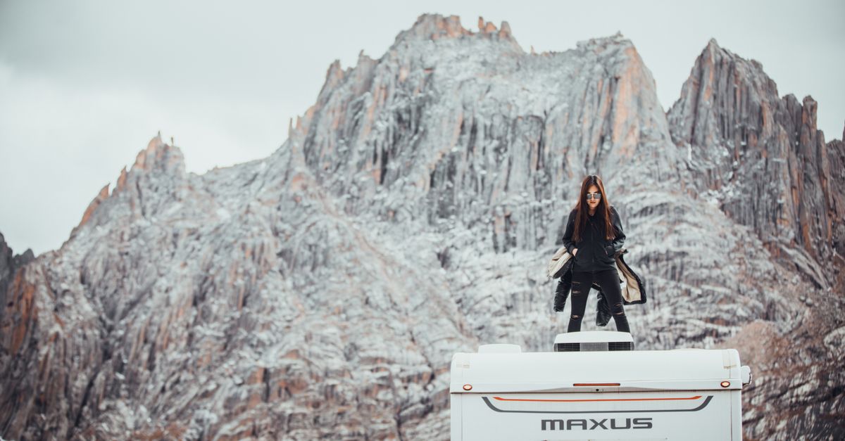 découvrez les vans aménagés dacia, alliant robustesse et confort pour vos aventures en plein air. parfaits pour camper et explorer en toute liberté.