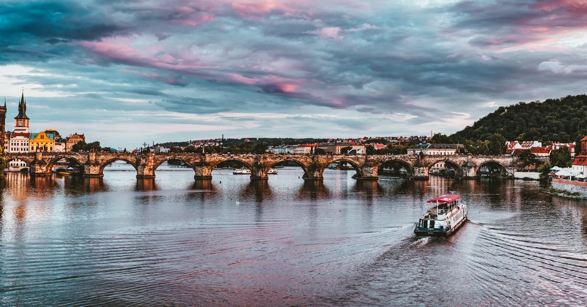découvrez la république tchèque, un pays riche en histoire, culture et paysages magnifiques, idéal pour des voyages inoubliables et des expériences uniques.