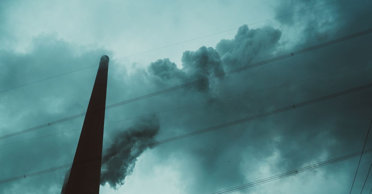 découvrez les causes courantes de l'erreur emission_fault et comment la diagnostiquer efficacement pour assurer le bon fonctionnement de votre véhicule.
