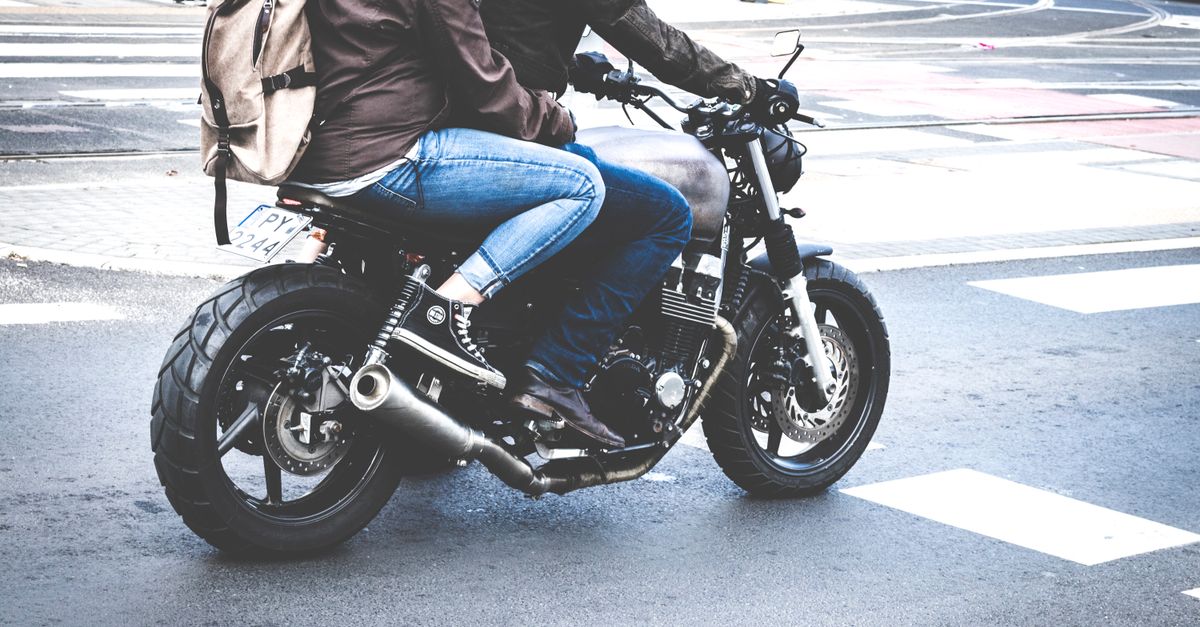 découvrez les solutions de bagagerie moto idéales pour voyager à deux : valises, sacoches et conseils pour emporter vos affaires en toute sérénité.