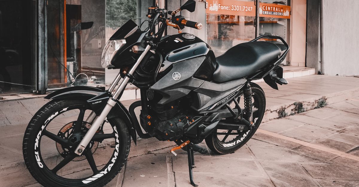 découvrez comment mesurer la hauteur de selle d’une moto et choisir un modèle adapté à votre taille pour plus de confort et de contrôle.