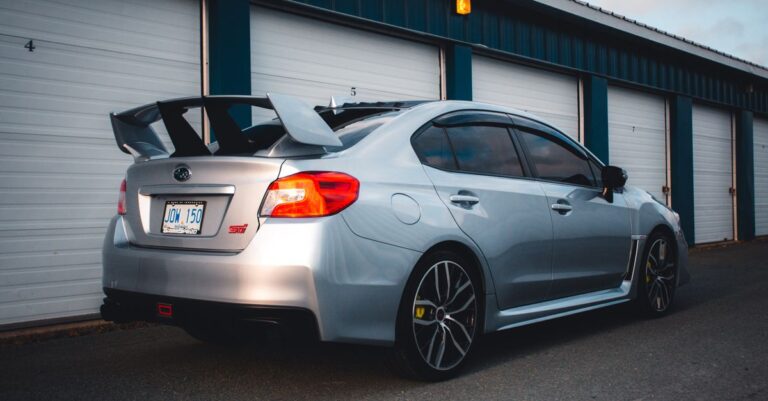 découvrez la subaru wrx sti, une voiture de sport emblématique alliant performance, précision et design agressif pour une expérience de conduite exceptionnelle.