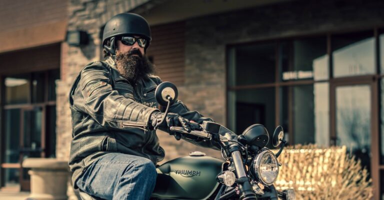 découvrez les meilleures améliorations de confort pour rouler longtemps en triumph bonneville bobber : selle, suspension et ergonomie pour profiter pleinement de chaque trajet.