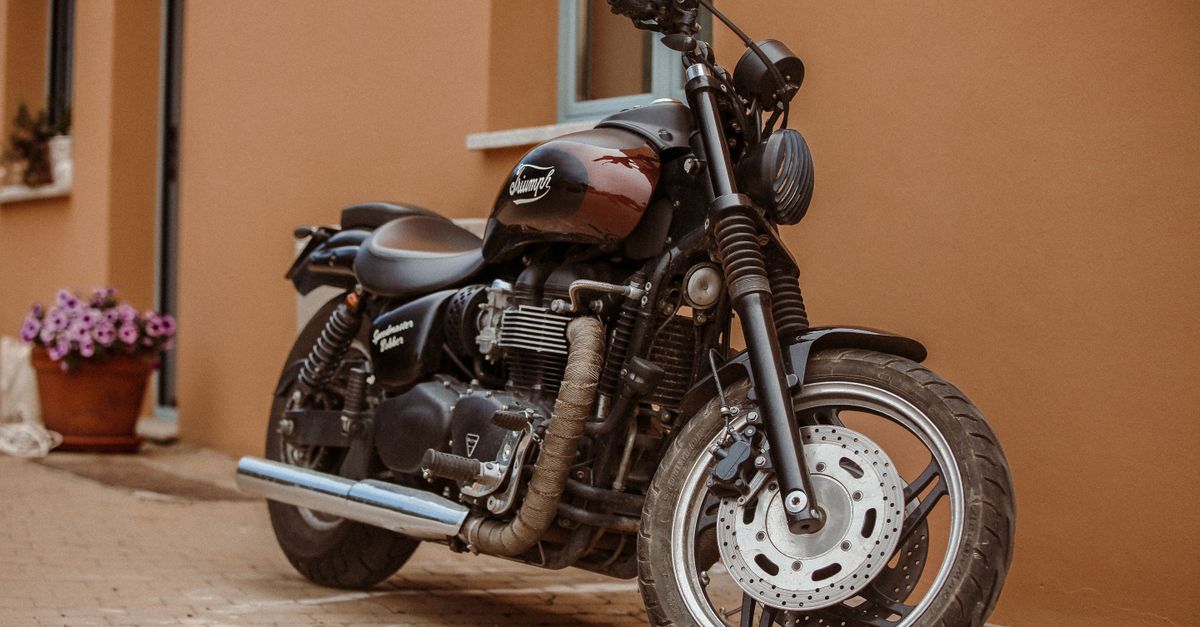 découvrez la hauteur de selle de la triumph trident 660, ses dimensions et les informations utiles pour évaluer son confort et son accessibilité.